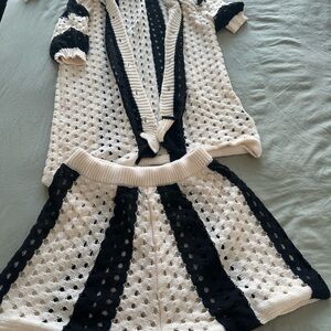 Stylish Women’s Cover-Up Set in Black and Cream